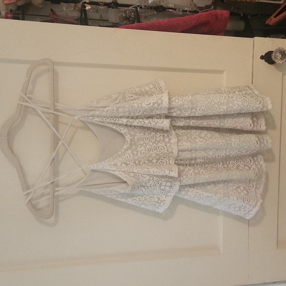 White strappy tank - Picture 2 of 2